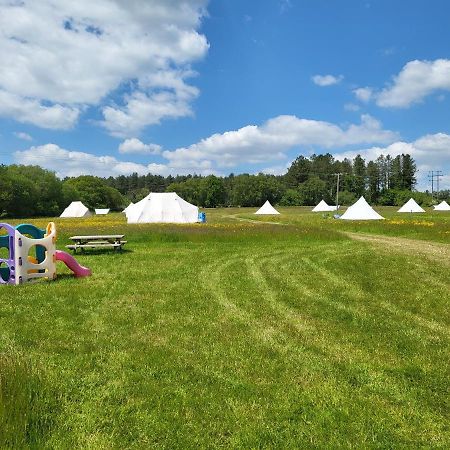 Dorset Glamping Fields Hotel Corfe Mullen Exterior foto